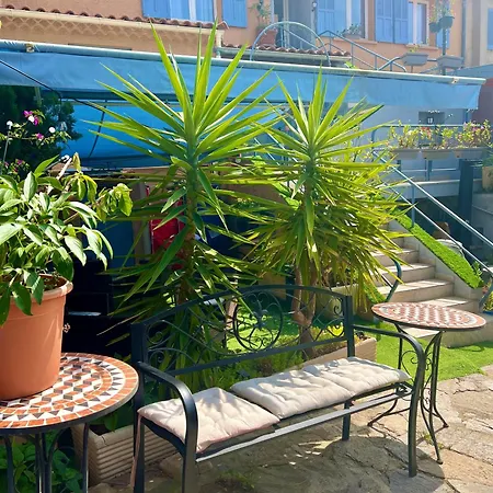 Отель L'escapade Ле-Лаванду