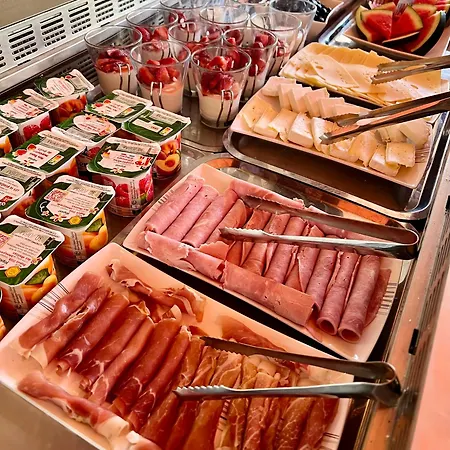 Отель L'escapade 3*